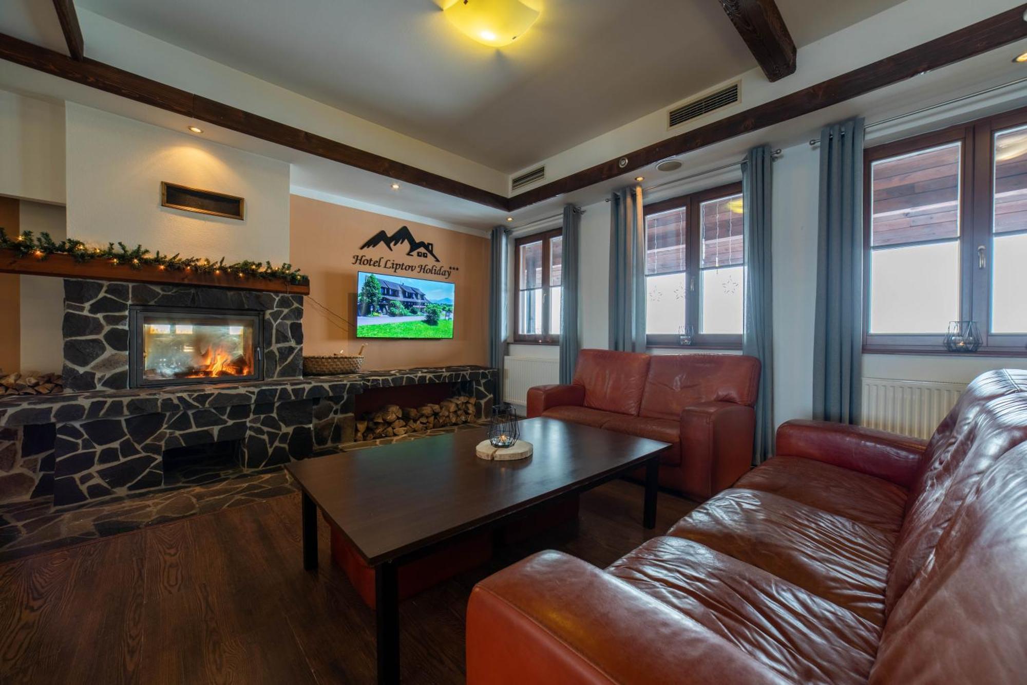Hotel Liptov Holiday *** Liptovský Trnovec Екстериор снимка
