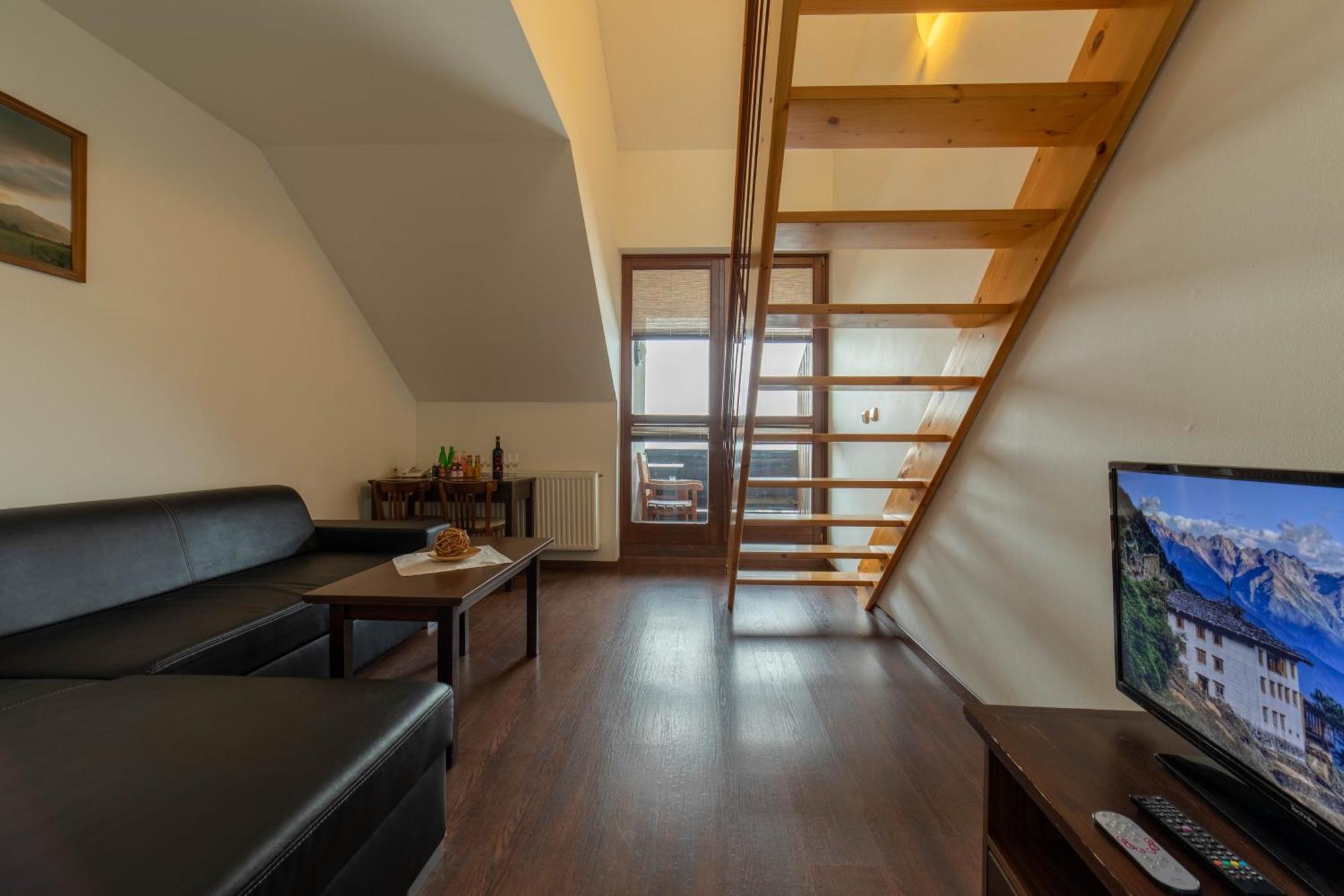 Hotel Liptov Holiday *** Liptovský Trnovec Екстериор снимка
