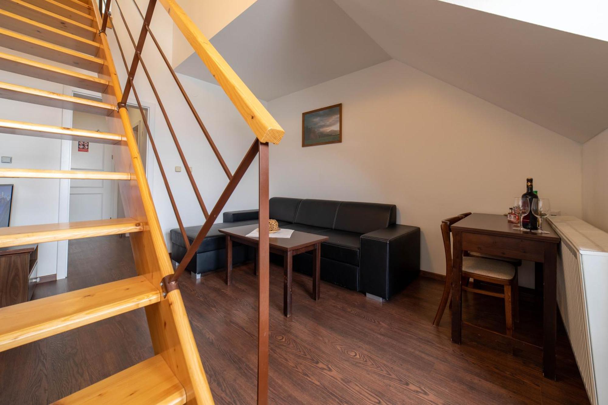 Hotel Liptov Holiday *** Liptovský Trnovec Екстериор снимка